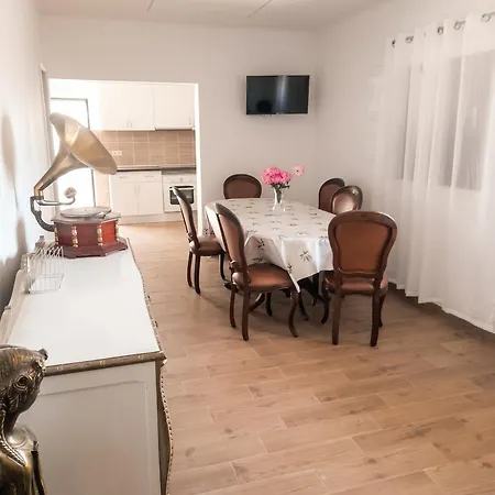 Comfortable House In Atei, 70 M², Ideal For 8 Guests Сasa de vacaciones *
