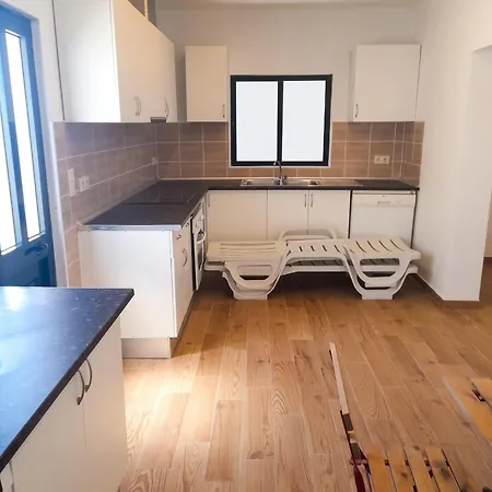 Comfortable House In Atei, 70 M², Ideal For 8 Guests