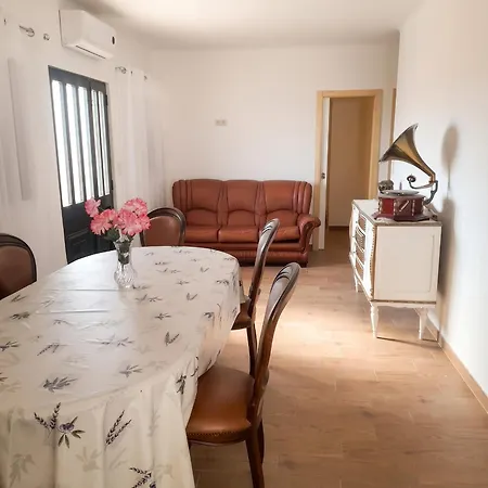 Сasa de vacaciones Comfortable House In Atei, 70 M², Ideal For 8 Guests